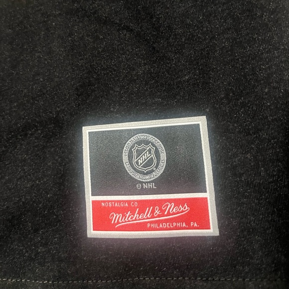 NHL Pittsburgh Penguins Cup Chase Tee - Picture 3 of 4